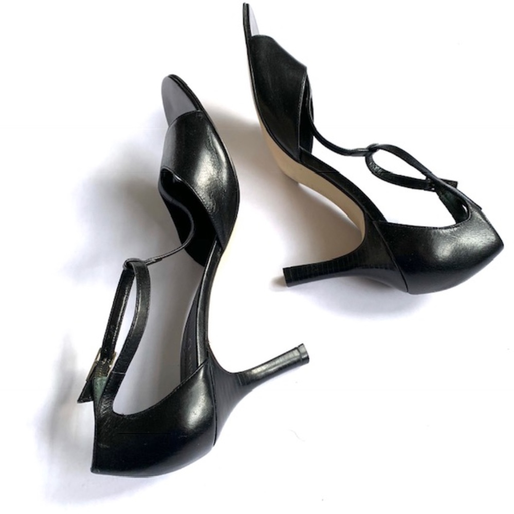 Michele D Heeled Sandal with T Strap Detail. Like New.